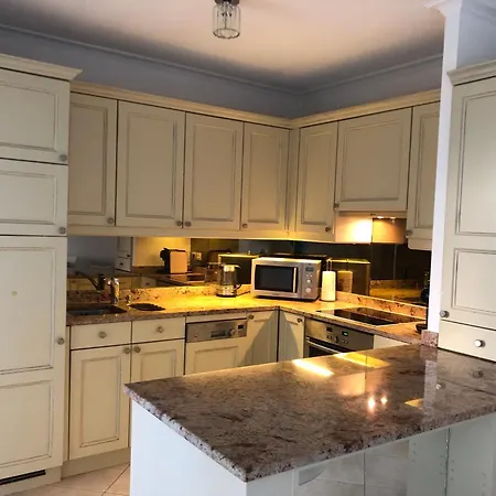 T2 & Garage Front De De Standing Fréjus