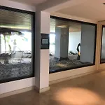 T2 & Garage Front De De Standing Apartman