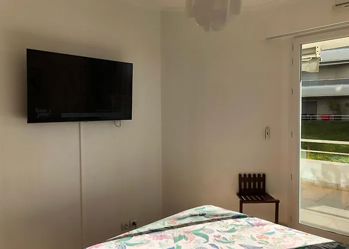 T2 & Garage Front De De Standing Fréjus